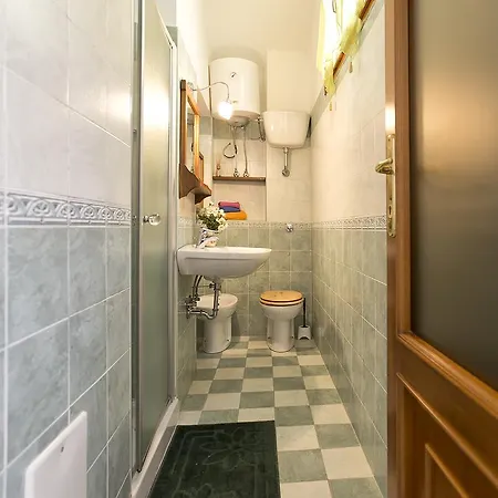 Gaia Apartment *
